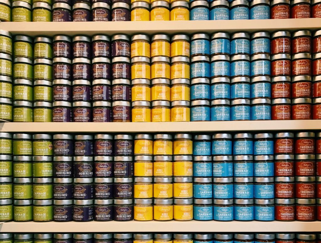 canned-foods-on-shelf